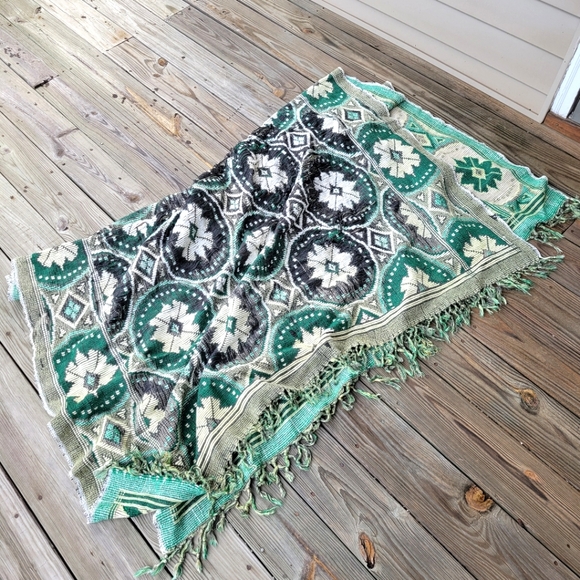 Vintage Green Rug Carpet Picnic Blanket - Picture 4 of 7